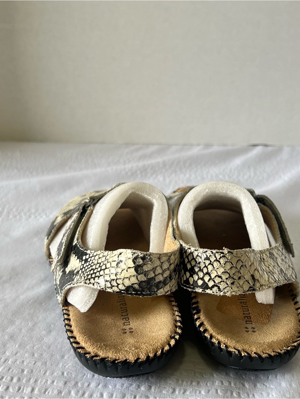 Naturalizer leather snake skin look Velcro Scout sandals 8W - Picture 3 of 9